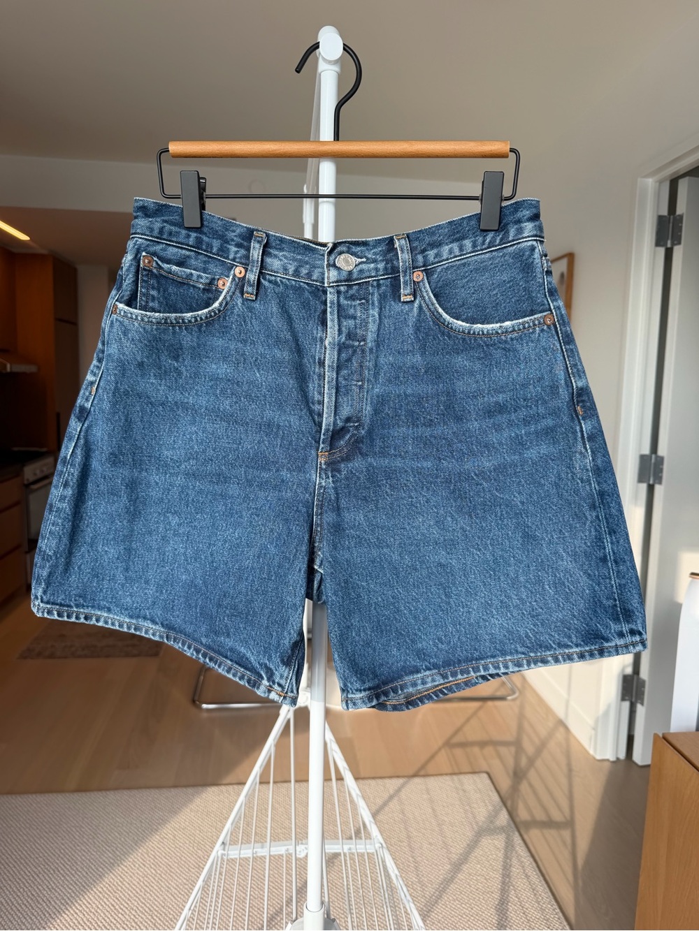 Agolde Dame Denim Shorts - 28 - Picture 4 of 7